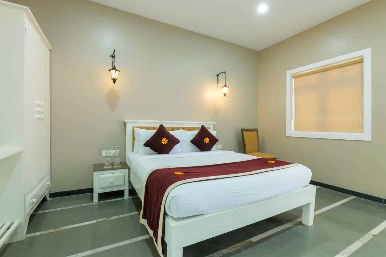Gold Beach Villa Даман Экстерьер фото
