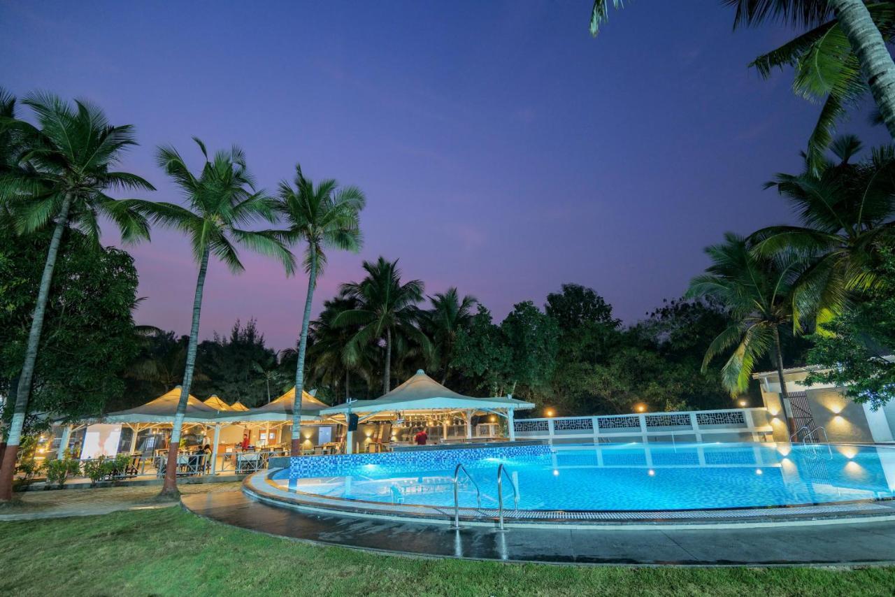 Gold Beach Villa Даман Экстерьер фото